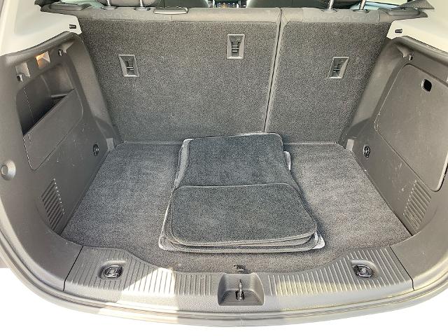 2022 Chevrolet Trax Vehicle Photo in MOON TOWNSHIP, PA 15108-2571