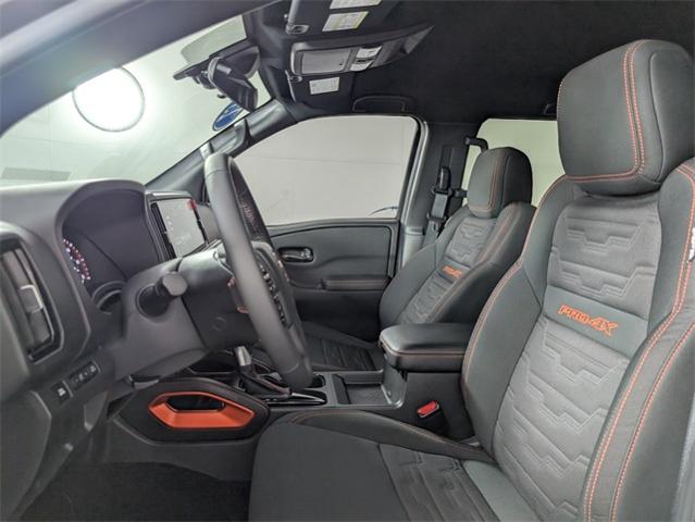 2025 Nissan Frontier Vehicle Photo in ENGLEWOOD, CO 80113-6708