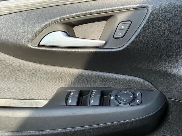 2025 Buick Envista Vehicle Photo in COLUMBIA, MO 65203-3903
