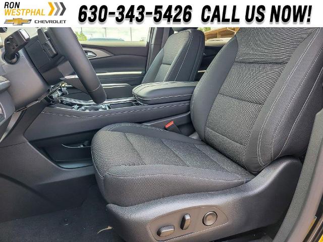 2025 Chevrolet Traverse Vehicle Photo in AURORA, IL 60503-9326