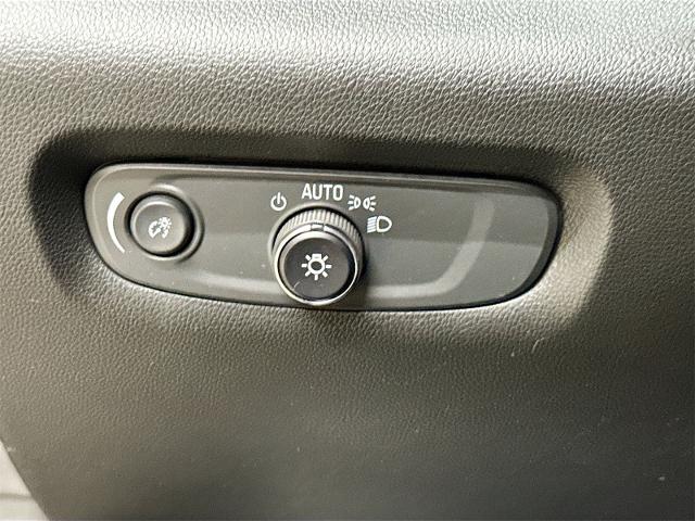 2023 Chevrolet Traverse Vehicle Photo in EVERETT, WA 98203-5662