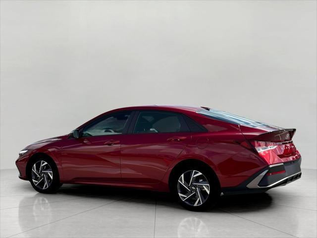 2025 Hyundai ELANTRA Vehicle Photo in Green Bay, WI 54304