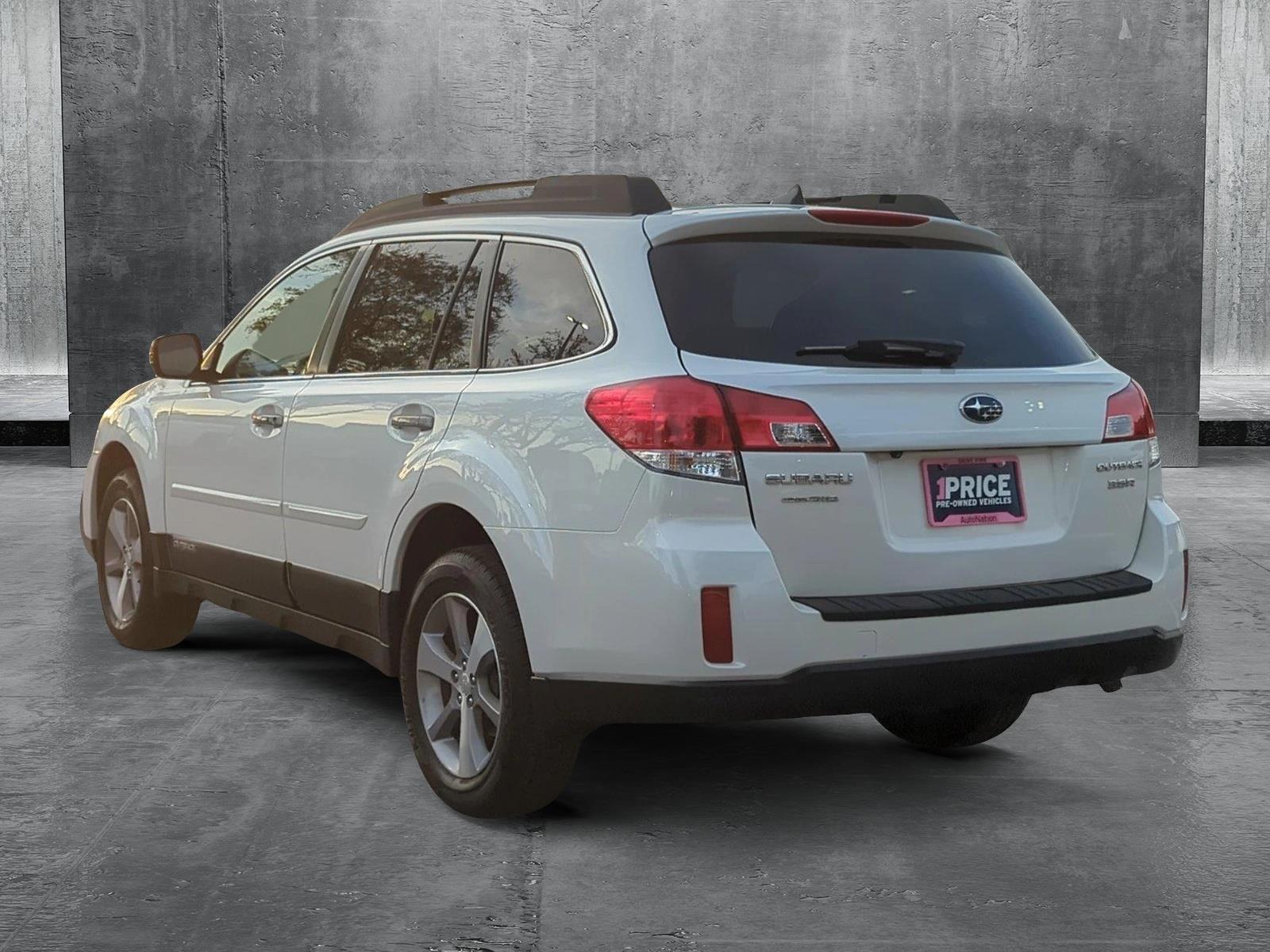 2014 Subaru Outback Vehicle Photo in Ft. Myers, FL 33907