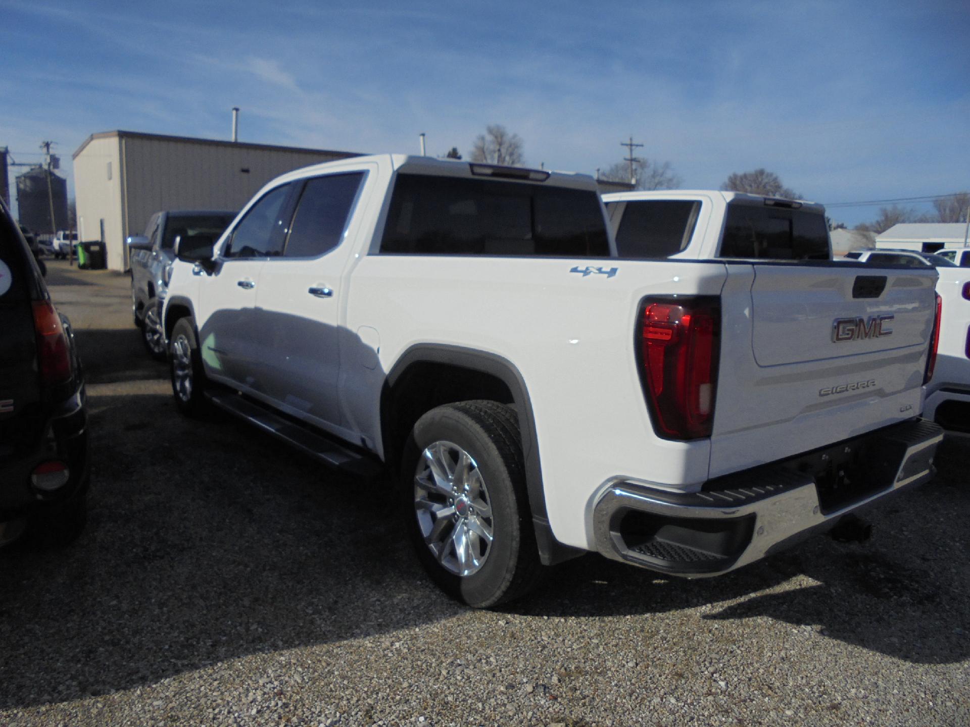 2021 GMC Sierra 1500 SLT photo 5