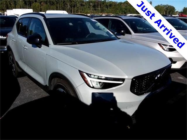 2024 Volvo XC40 Vehicle Photo in Houston, TX 77007