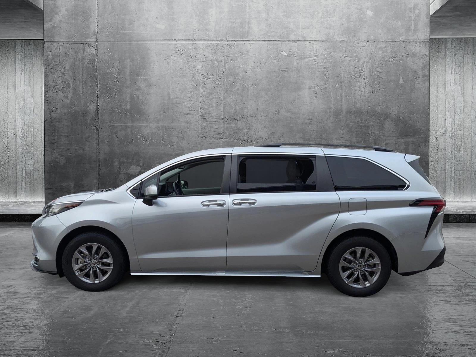 2022 Toyota Sienna Vehicle Photo in Wesley Chapel, FL 33544