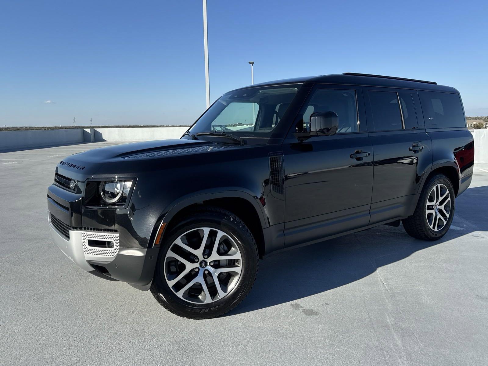 2024 Defender Vehicle Photo in AUSTIN, TX 78717