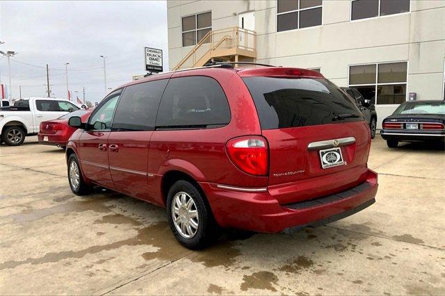 2007 Chrysler Town & Country LWB Vehicle Photo in TOPEKA, KS 66609-0000