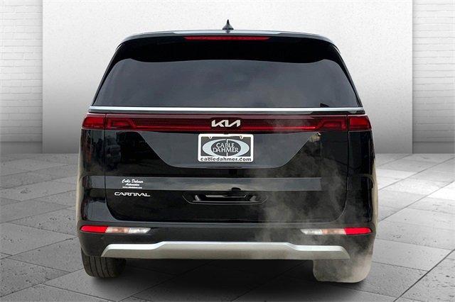 2024 Kia Carnival Vehicle Photo in TOPEKA, KS 66609-0000