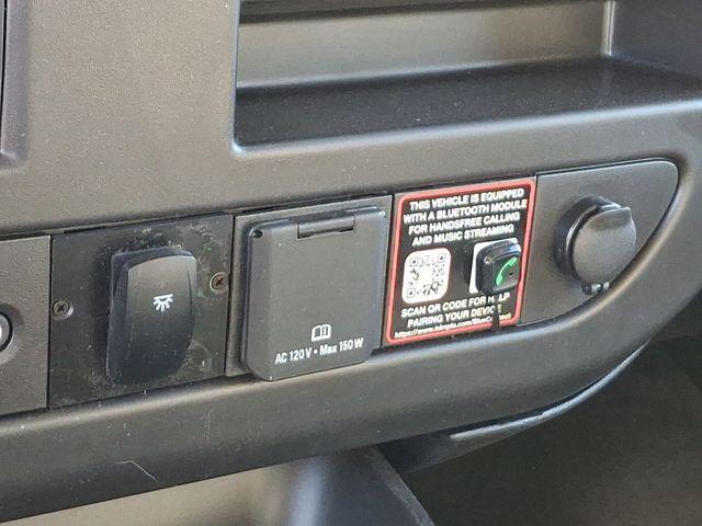 2025 GMC Savana Cutaway 3500 Vehicle Photo in DANBURY, CT 06810-5034