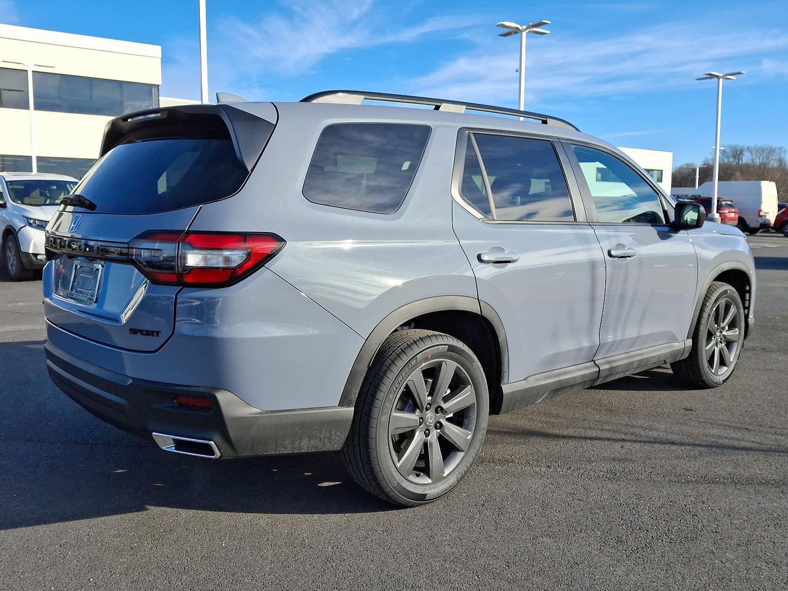 2025 Honda Pilot Vehicle Photo in Harrisburg, PA 17111