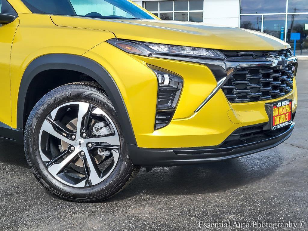 Used 2024 Chevrolet Trax RS with VIN KL77LGE27RC234637 for sale in Oswego, IL