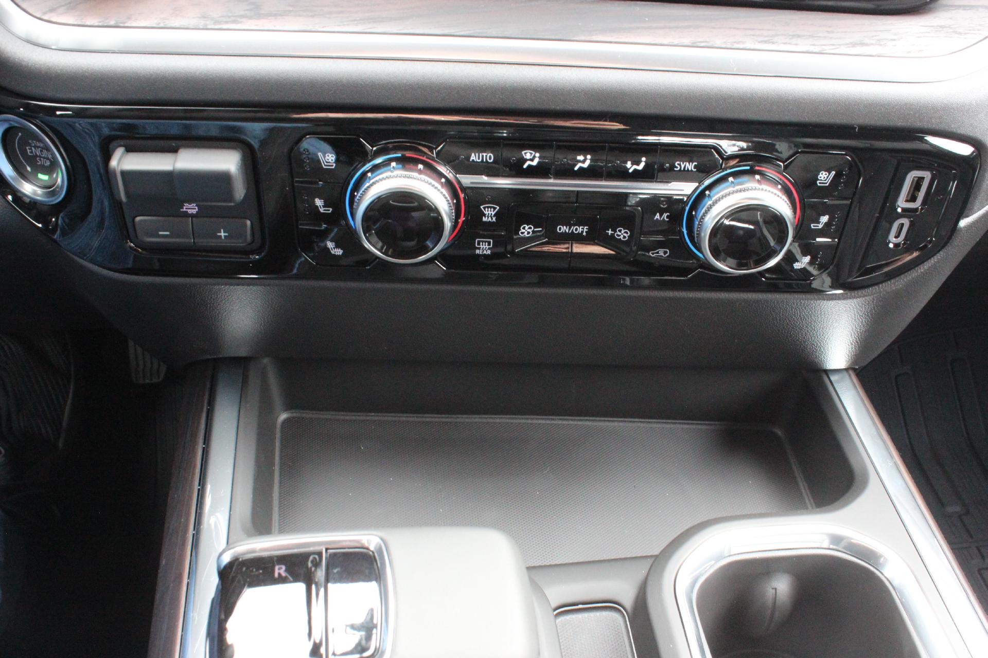 2025 GMC Sierra 1500 Vehicle Photo in AURORA, CO 80012-4011