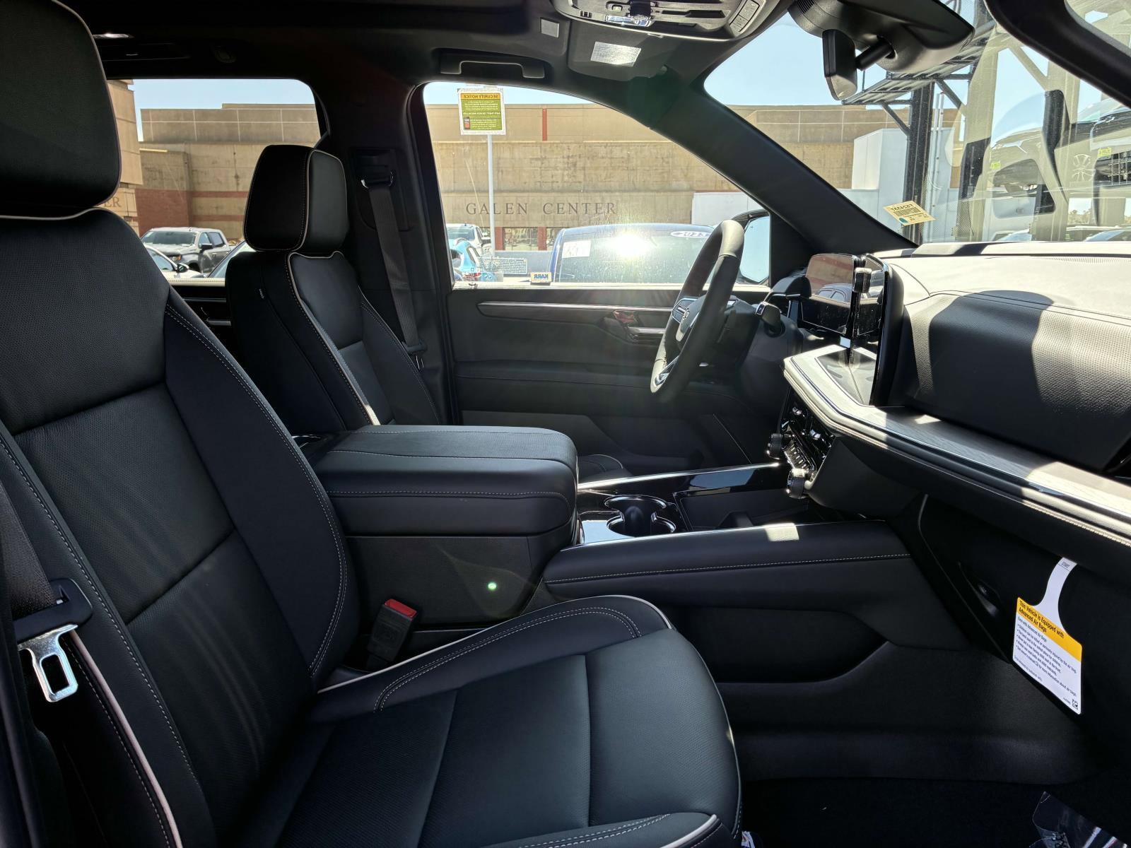 2025 Chevrolet Tahoe Vehicle Photo in LOS ANGELES, CA 90007-3794