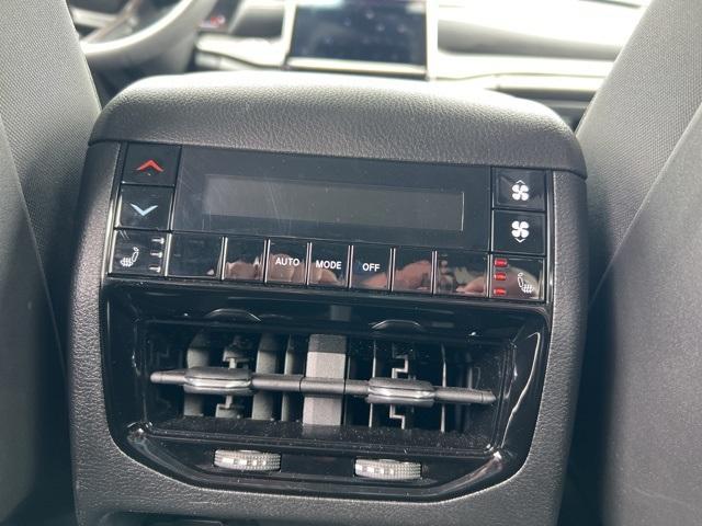 2023 Jeep Grand Cherokee L Vehicle Photo in GREEN BAY, WI 54304-5303
