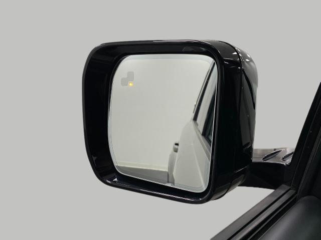 2023 Defender Vehicle Photo in Appleton, WI 54913