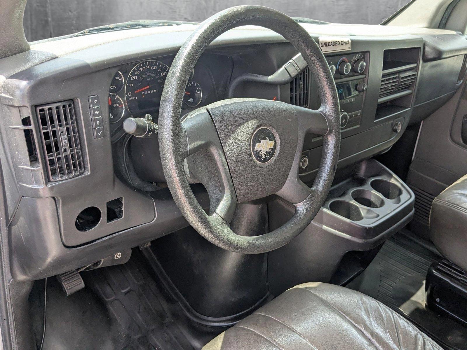 2013 Chevrolet Express Cutaway 3500 Vehicle Photo in PEMBROKE PINES, FL 33024-6534