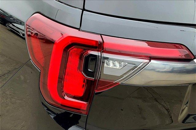 2023 GMC Acadia Vehicle Photo in TOPEKA, KS 66609-0000