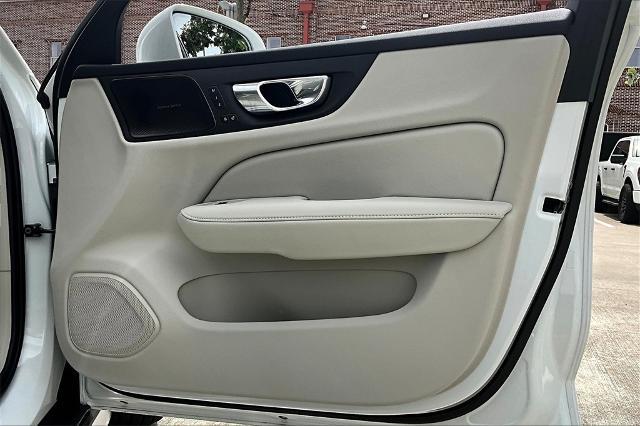 2025 Volvo V60 Cross Country Vehicle Photo in Houston, TX 77007