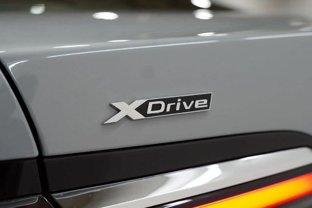 2024 BMW 740i xDrive Vehicle Photo in GRAPEVINE, TX 76051