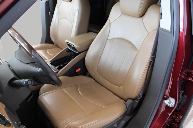 2016 Buick Enclave Vehicle Photo in Green Bay, WI 54304