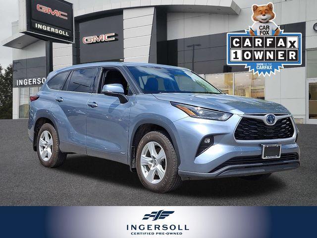 2022 Toyota Highlander Vehicle Photo in WATERTOWN, CT 06795-3318