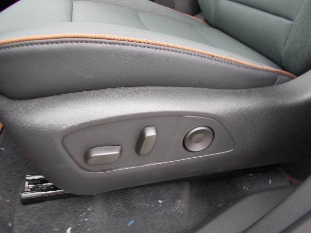 2025 GMC Acadia Vehicle Photo in LOWELL, MA 01852-4336