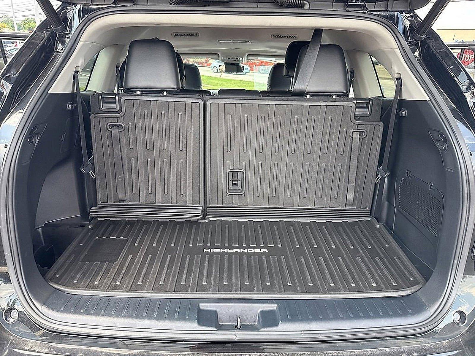 2022 Toyota Highlander Vehicle Photo in Harrisburg, PA 17111