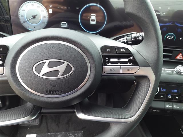 2024 Hyundai ELANTRA Vehicle Photo in Peoria, IL 61615