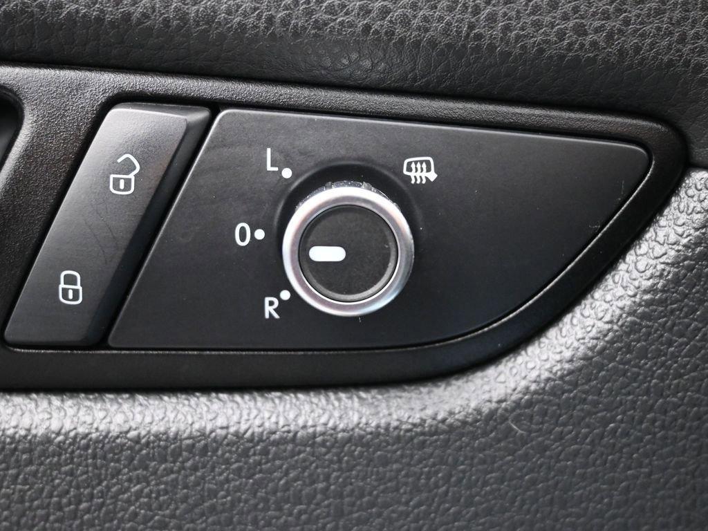 2012 Volkswagen Passat Vehicle Photo in Marion, IA 52302