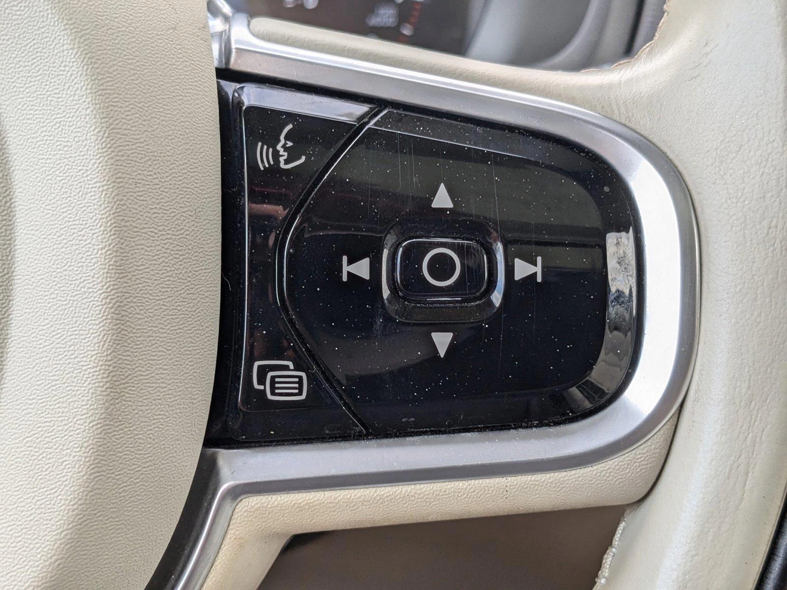 2020 Volvo XC90 Vehicle Photo in St. Petersburg, FL 33713