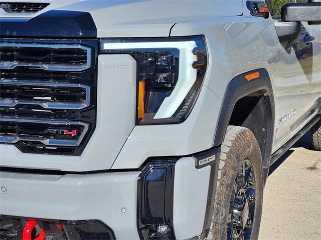 2025 GMC Sierra 2500 HD Vehicle Photo in GAINESVILLE, TX 76240-2013