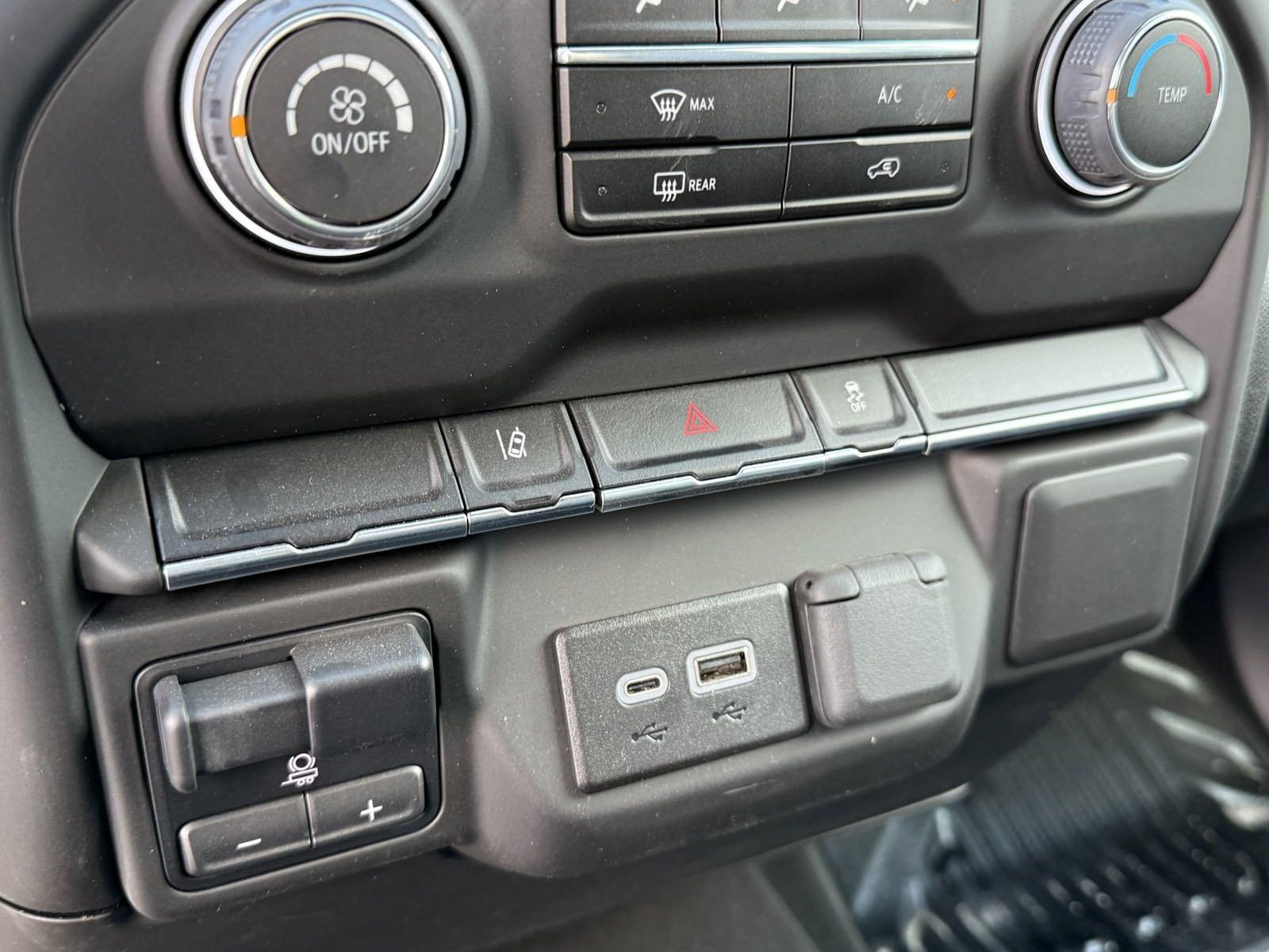 2024 Chevrolet Silverado 3500 HD Vehicle Photo in GEORGETOWN, TX 78626-7508