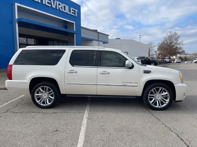 Used 2013 Cadillac Escalade ESV Platinum Edition with VIN 1GYS4KEF0DR204170 for sale in Kansas City