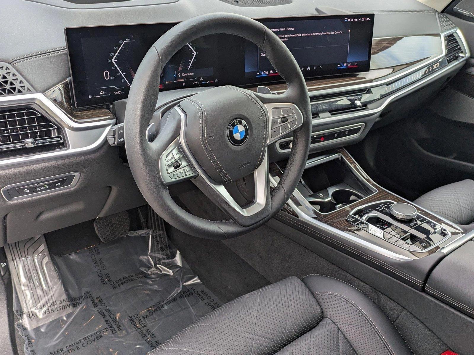 2024 BMW X7 xDrive40i Vehicle Photo in Sarasota, FL 34231