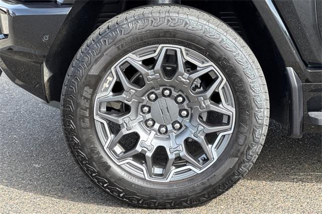 2024 GMC HUMMER EV Pickup Vehicle Photo in ELK GROVE, CA 95757-8703