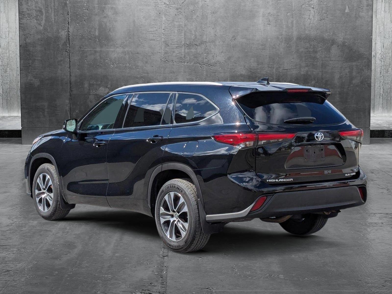 2022 Toyota Highlander Vehicle Photo in Spokane Valley, WA 99212