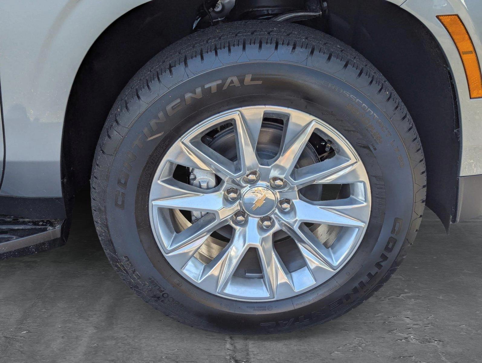 2025 Chevrolet Suburban Vehicle Photo in GREENACRES, FL 33463-3207