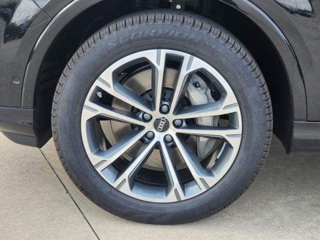 2025 Audi Q7 Vehicle Photo in HOUSTON, TX 77090