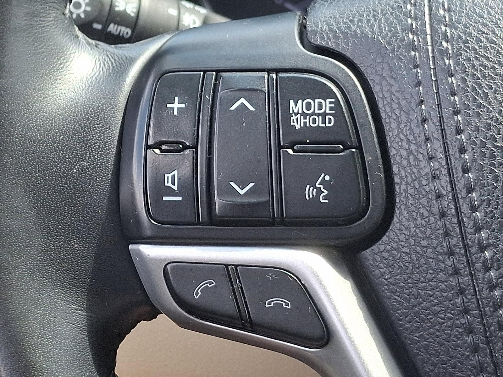 2018 Toyota Highlander Vehicle Photo in Trevose, PA 19053