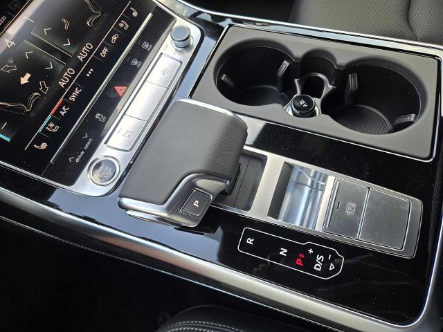 2025 Audi Q7 Vehicle Photo in SUGAR LAND, TX 77478