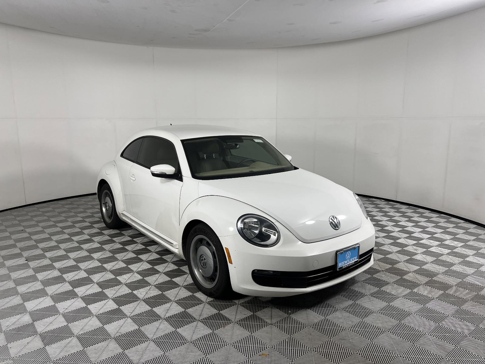 2013 Volkswagen Beetle Coupe Vehicle Photo in Georgetown, TX 78626