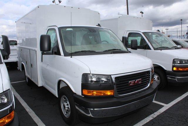 2024 GMC Savana Cutaway 3500 Vehicle Photo in SAINT CLAIRSVILLE, OH 43950-8512