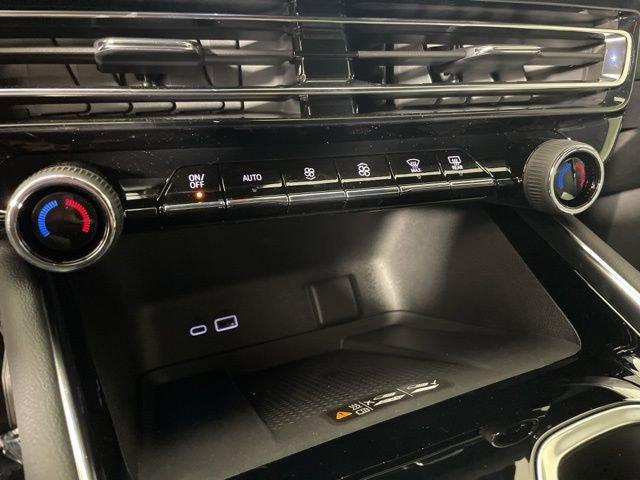 2025 Chevrolet Traverse Vehicle Photo in PHOENIX, AZ 85014-3381
