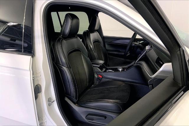 2023 Jeep Grand Cherokee Vehicle Photo in Kansas City, MO 64114