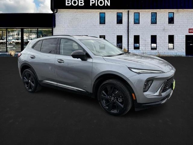 2025 Buick Envision Vehicle Photo in CHICOPEE, MA 01020-5001