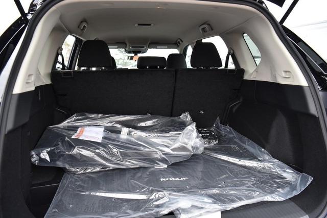 2025 Nissan Rogue Vehicle Photo in Ballwin, MO 63011