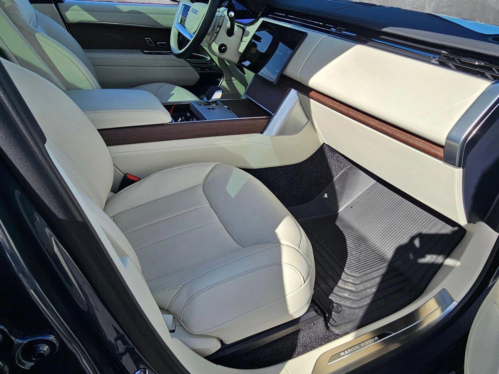 2025 Land Rover Range Rover Vehicle Photo in LAS VEGAS, NV 89146-3033