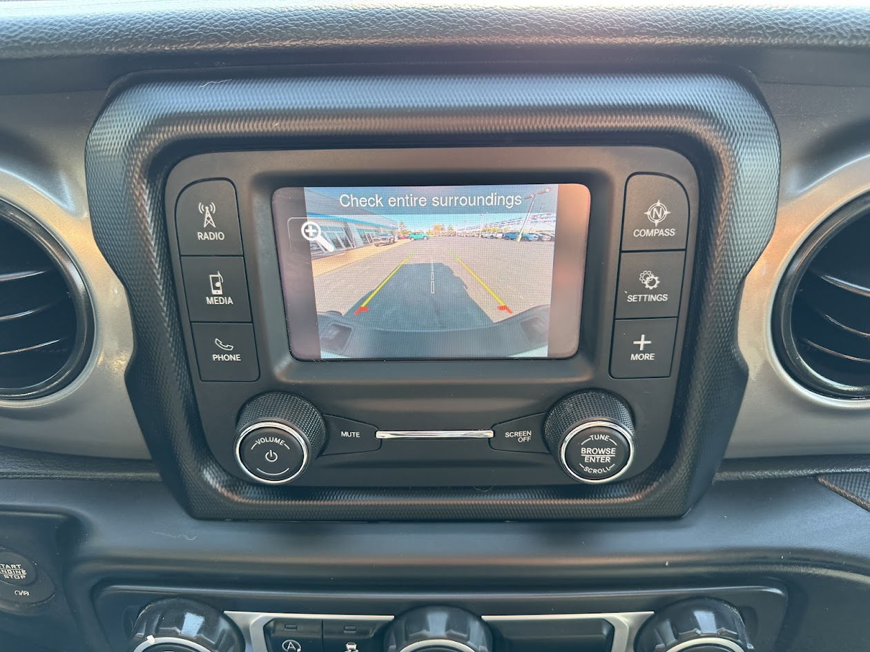 2021 Jeep Gladiator Vehicle Photo in BOONVILLE, IN 47601-9633