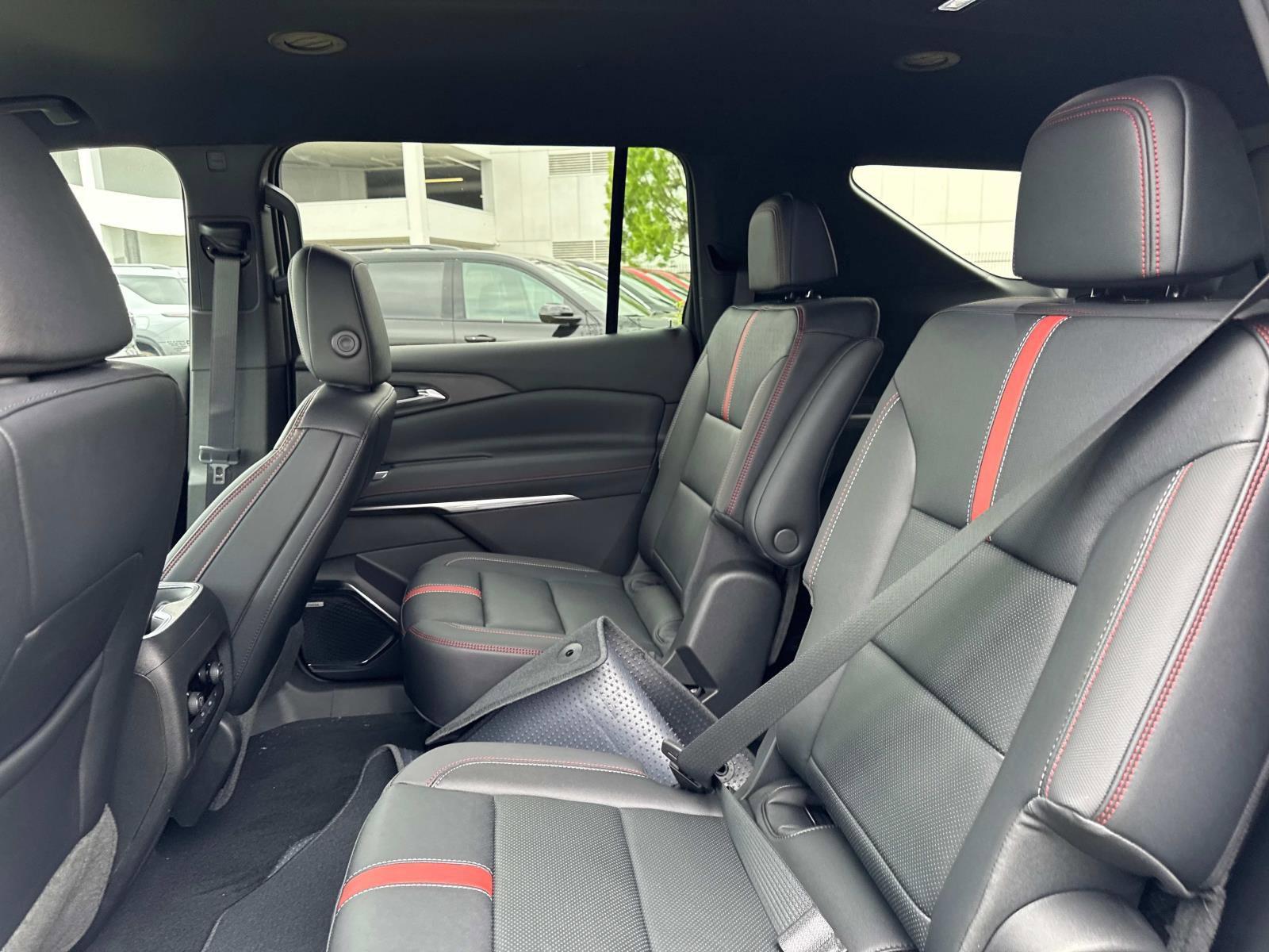 2025 Chevrolet Traverse Vehicle Photo in LOS ANGELES, CA 90007-3794